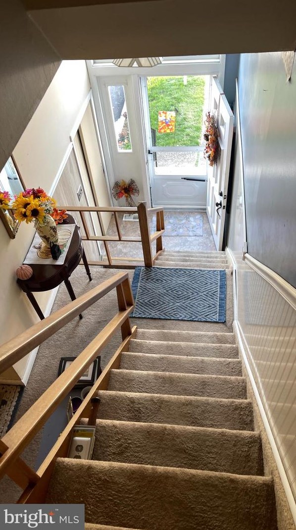 12114 Sweet Briar Rd, Philadelphia PA 19154-1714 exterior