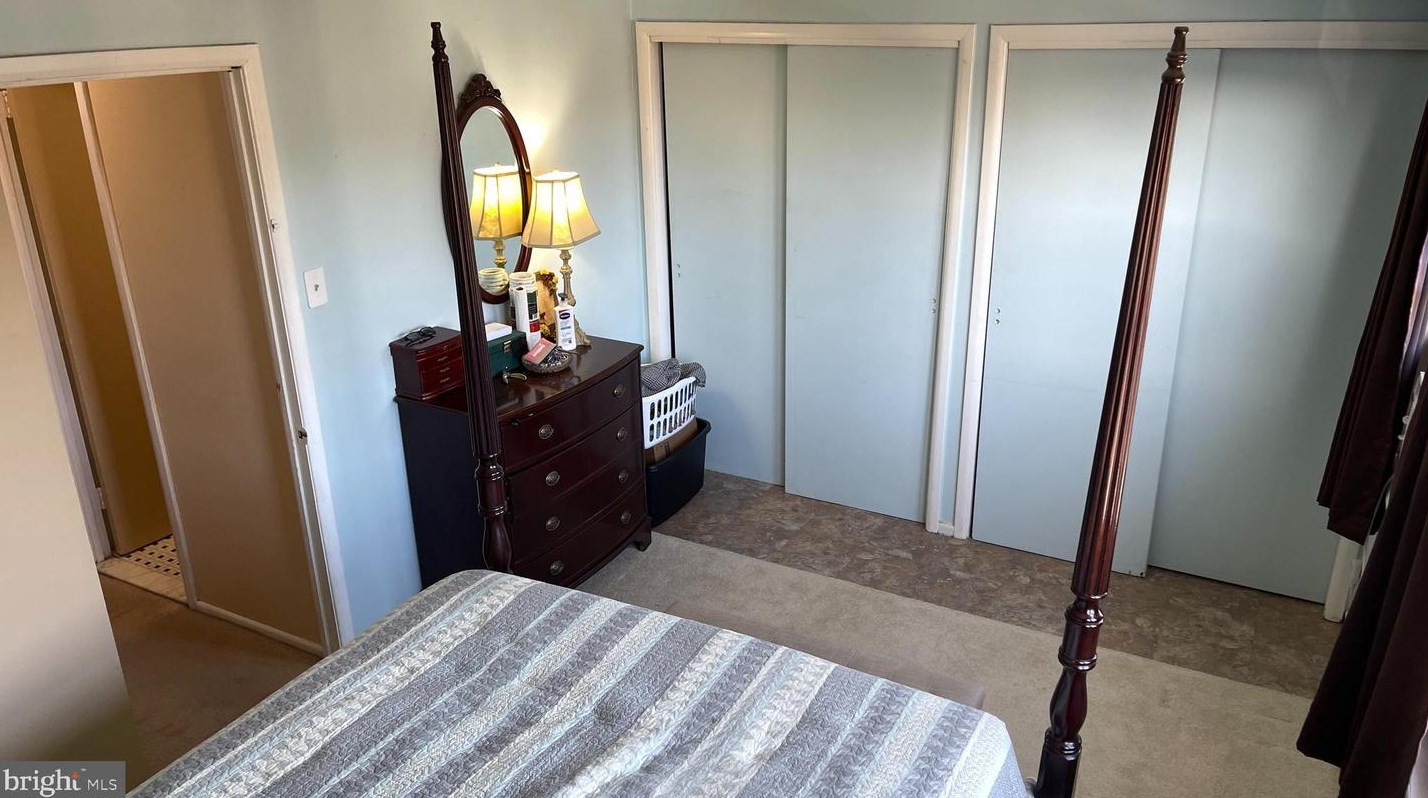 12114 Sweet Briar Rd, Philadelphia PA 19154-1714 exterior