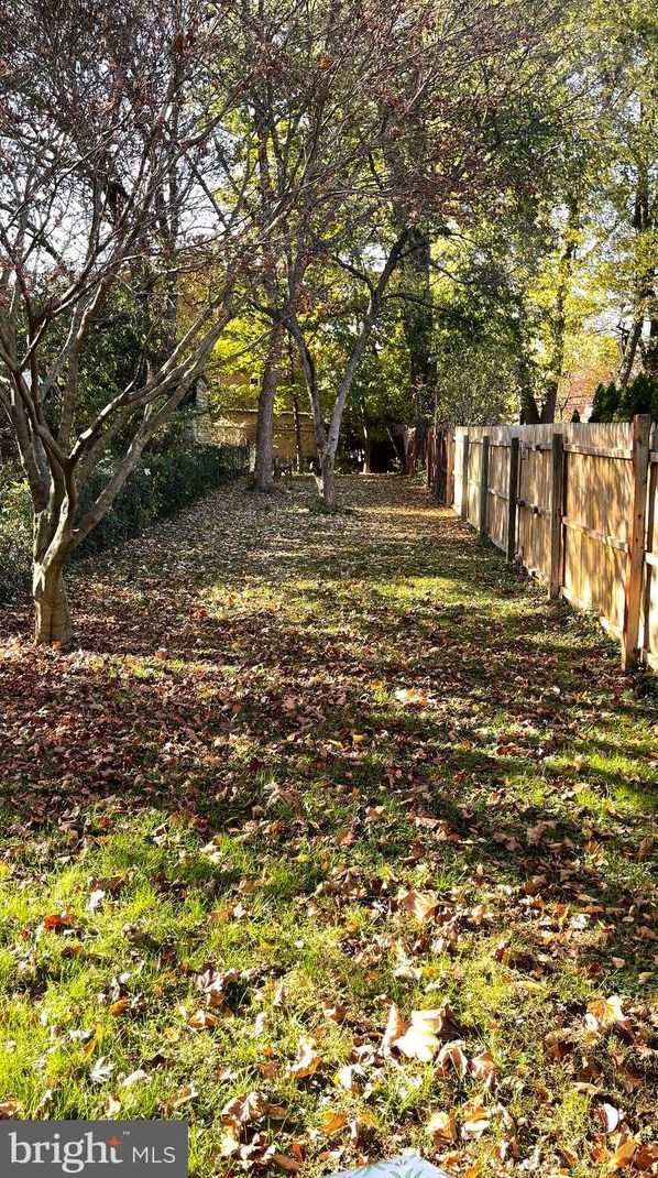 12114 Sweet Briar Rd, Philadelphia PA 19154-1714 exterior