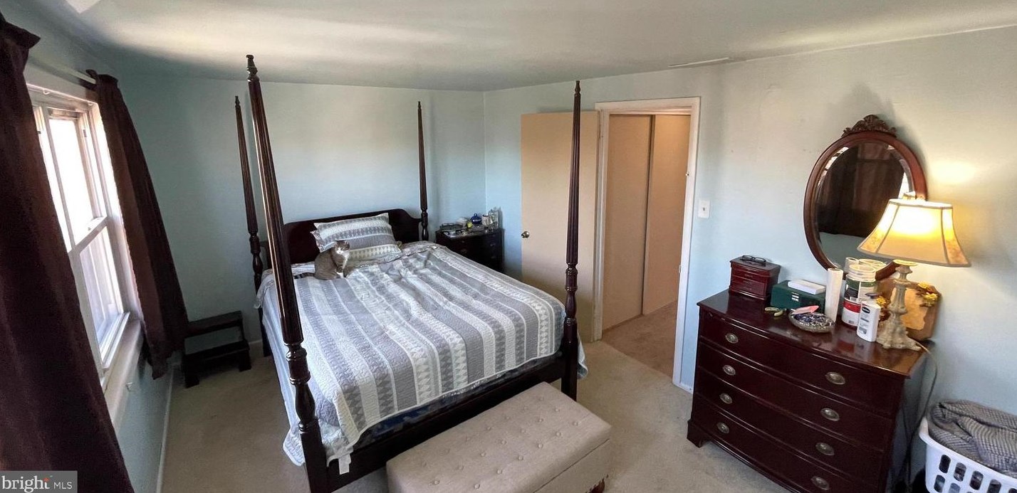 12114 Sweet Briar Rd, Philadelphia PA 19154-1714 exterior