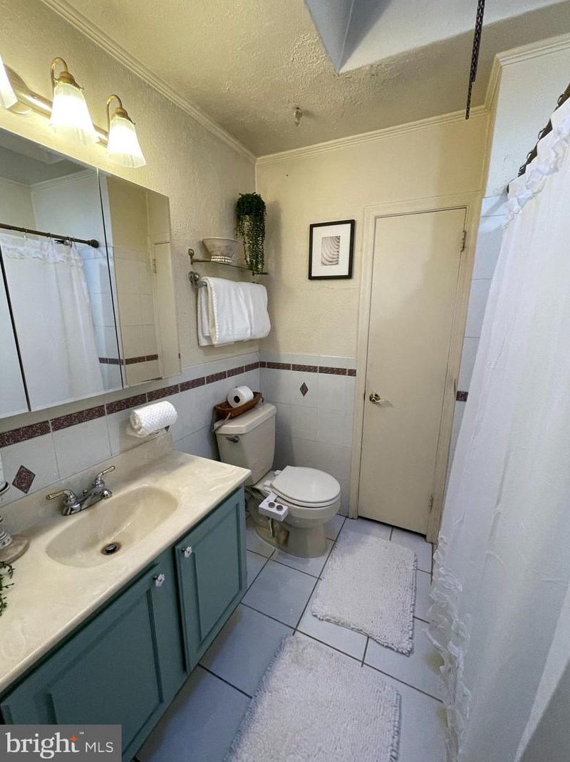 4213 H St, Philadelphia PA 19124-4327 exterior