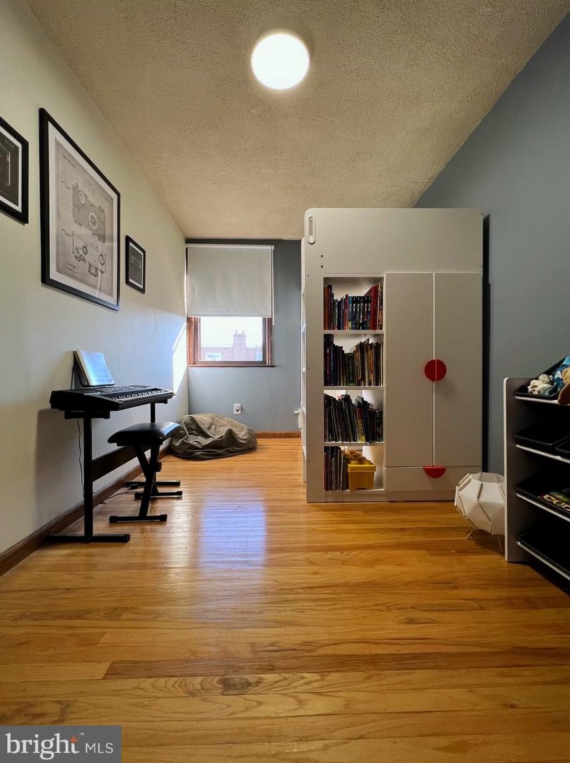 4213 H St, Philadelphia PA 19124-4327 exterior