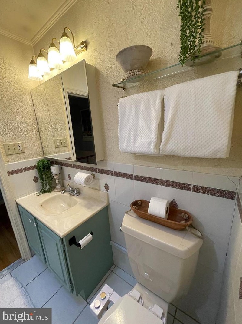 4213 H St, Philadelphia PA 19124-4327 exterior