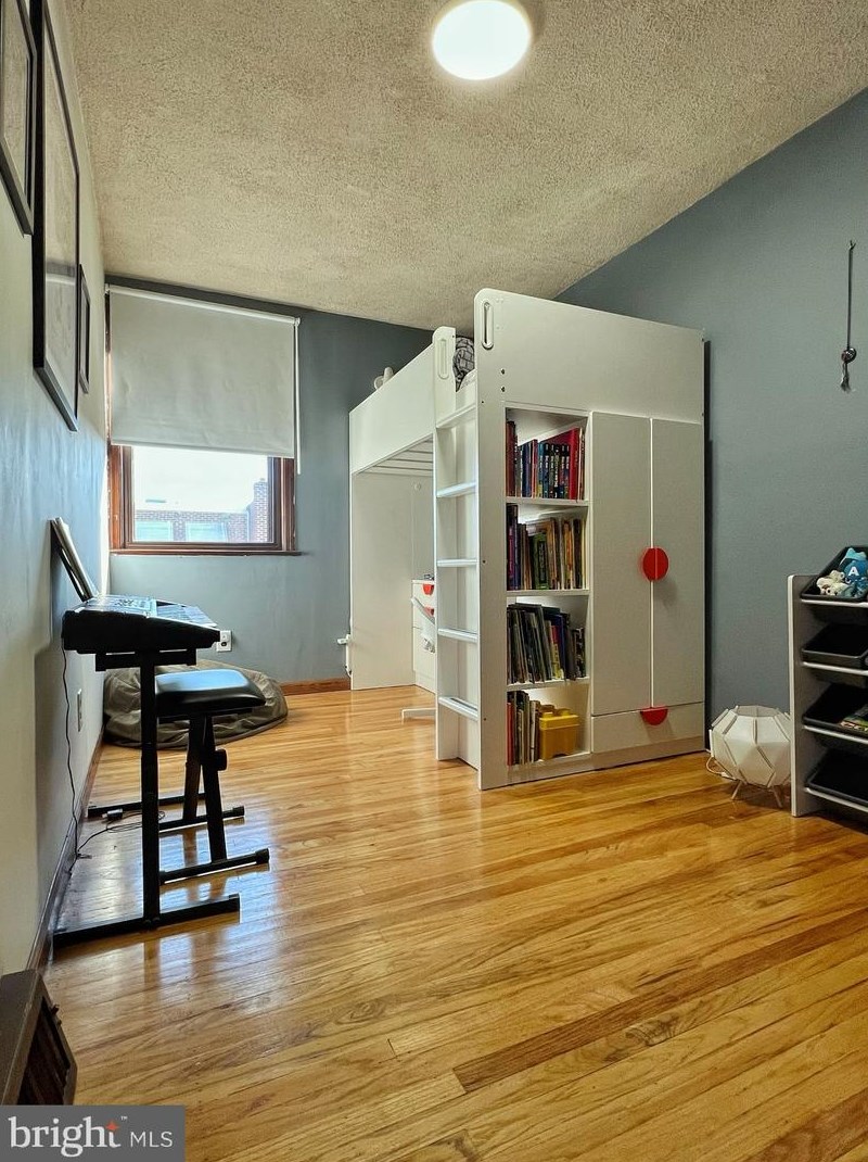 4213 H St, Philadelphia PA 19124-4327 exterior