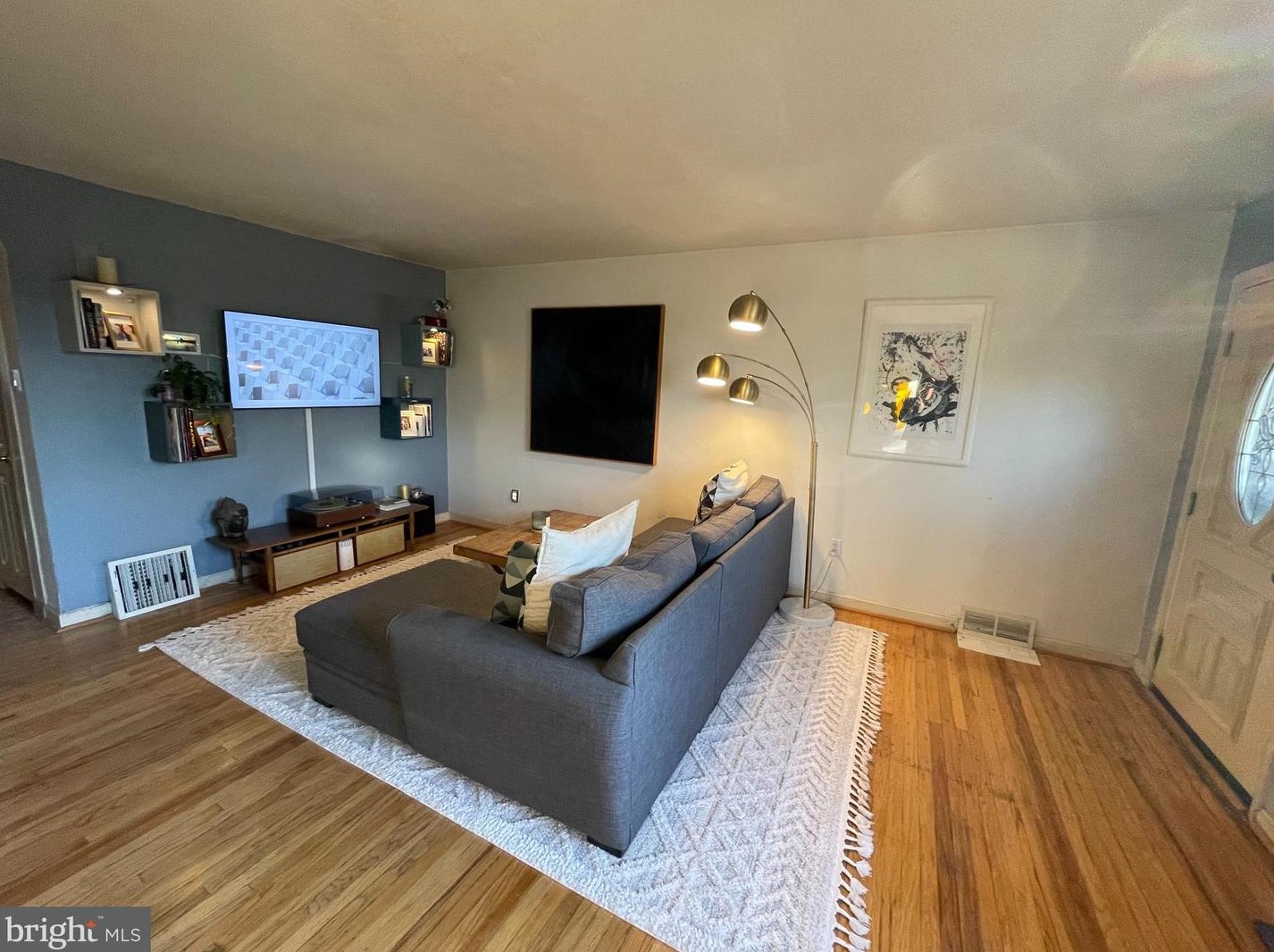 4213 H St, Philadelphia PA 19124-4327 exterior