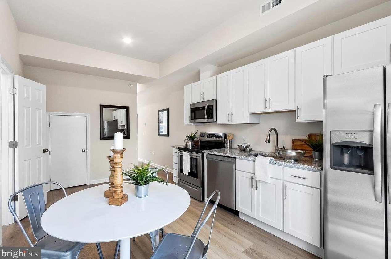 2641 Reed St, Philadelphia PA  19146-3803 exterior