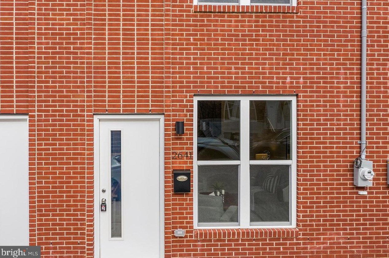 2641 Reed St, Philadelphia PA  19146-3803 exterior