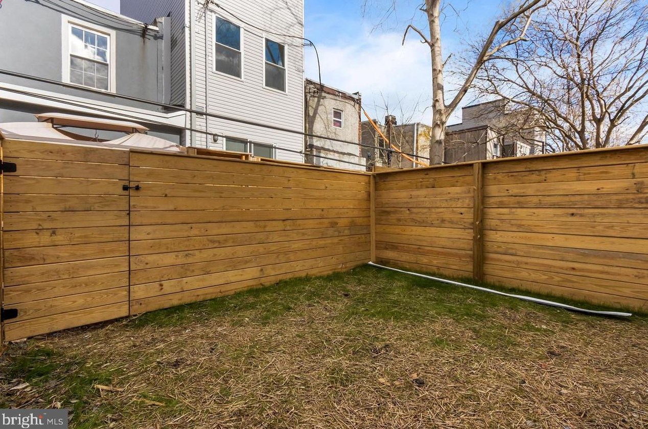 2641 Reed St, Philadelphia PA  19146-3803 exterior