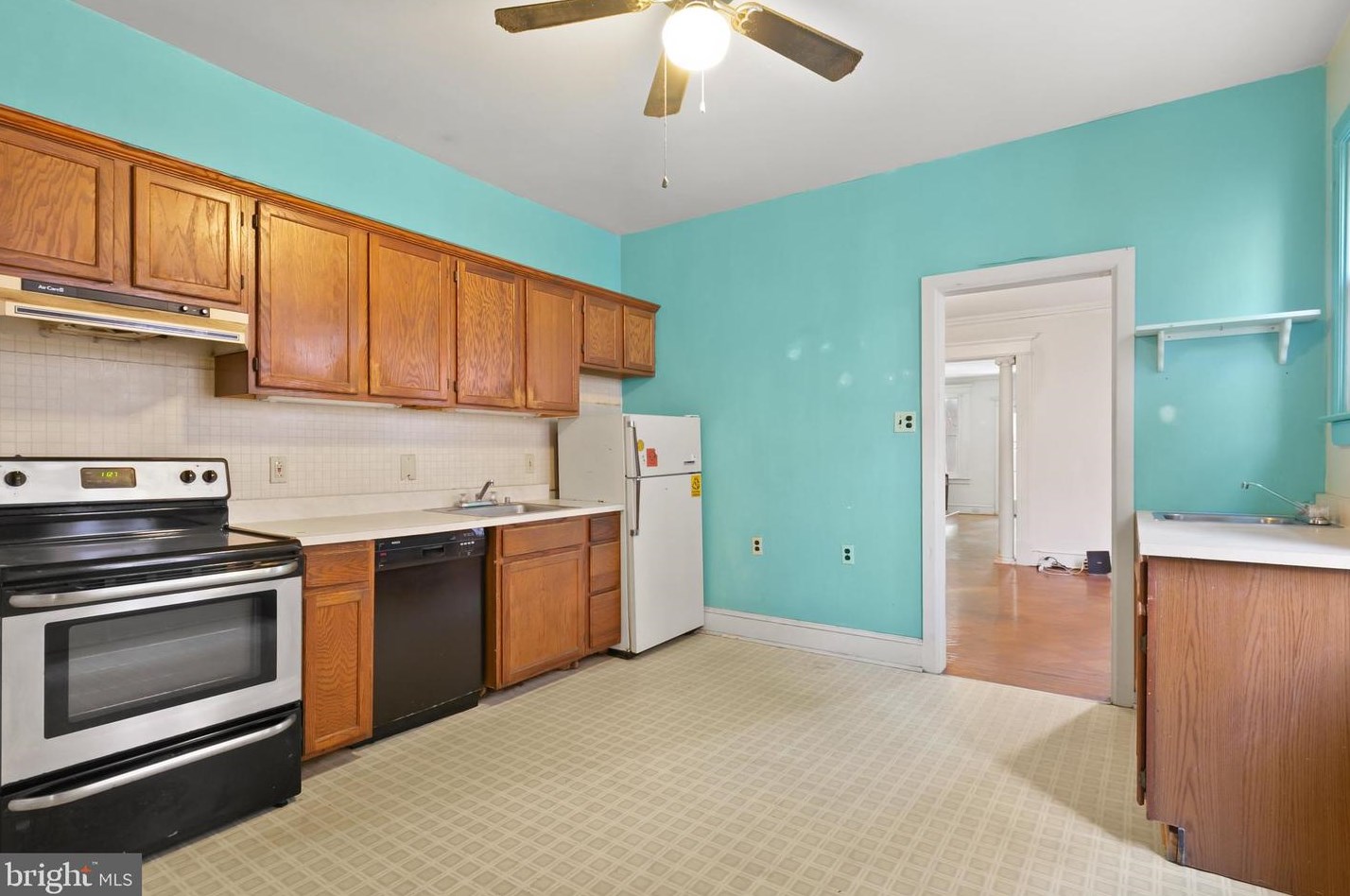 230 46 St, Philadelphia PA 19139-2808 exterior