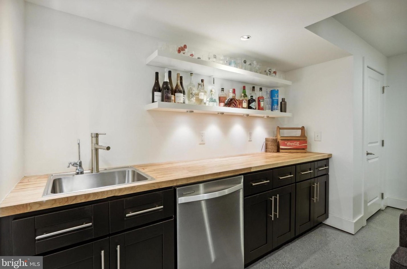 2027 Arizona St, Philadelphia PA  19125-1508 exterior