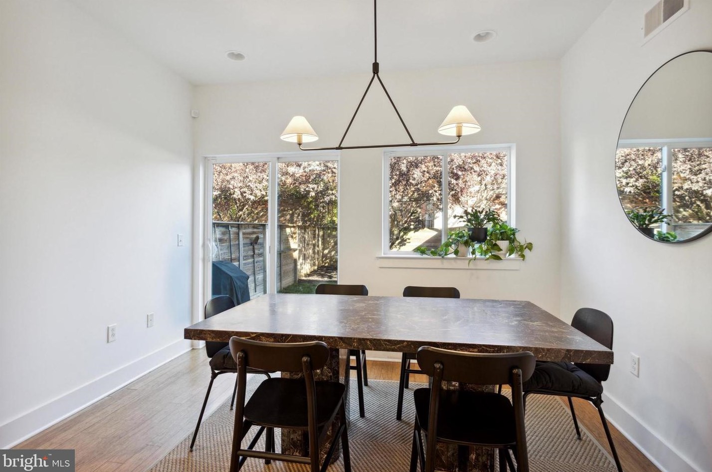 2027 Arizona St, Philadelphia PA  19125-1508 exterior