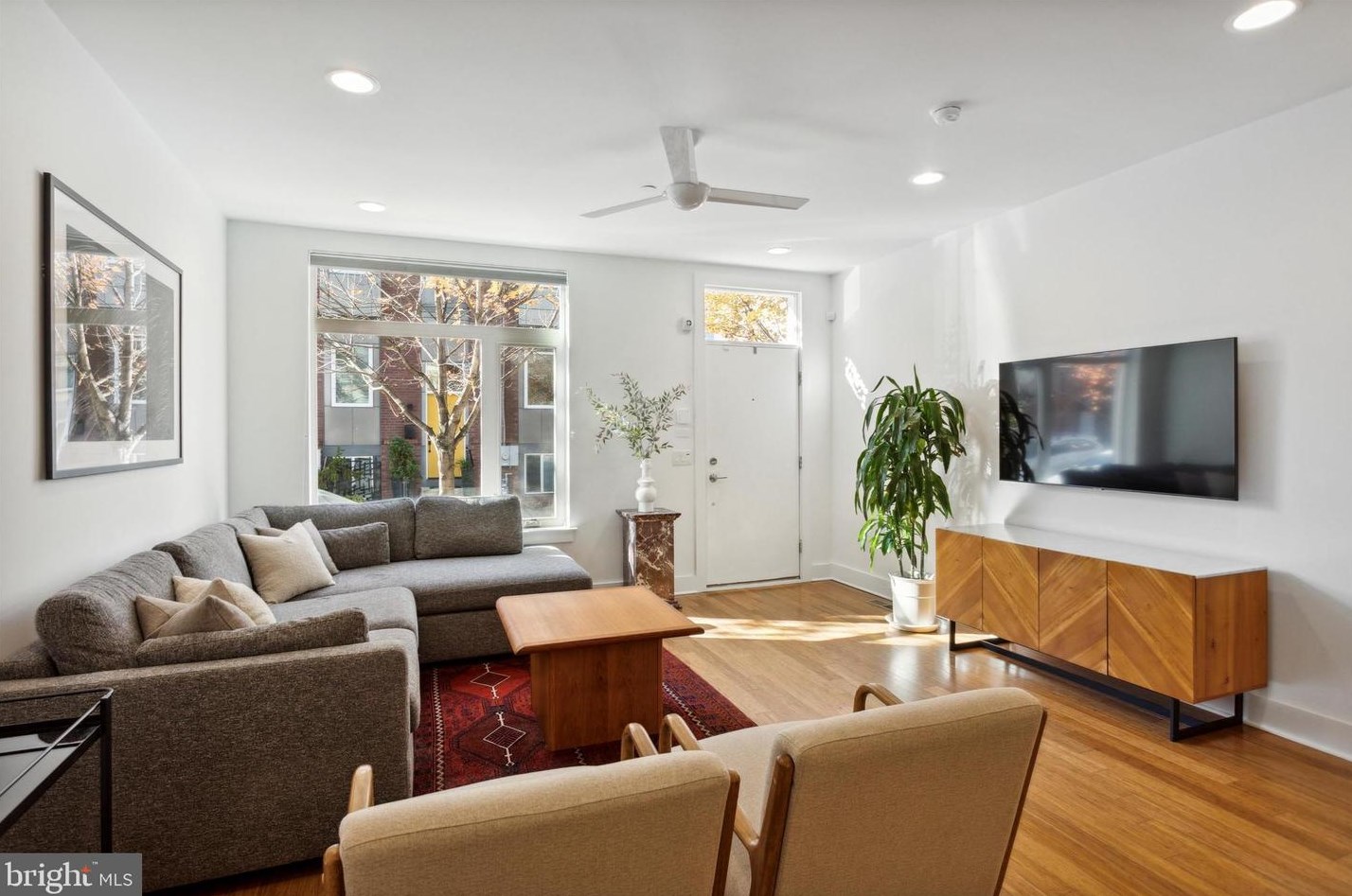 2027 Arizona St, Philadelphia PA  19125-1508 exterior
