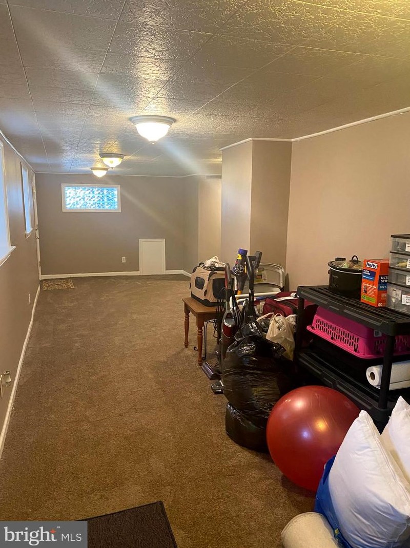 4300 Oakmont St, Philadelphia PA 19111-3222 exterior