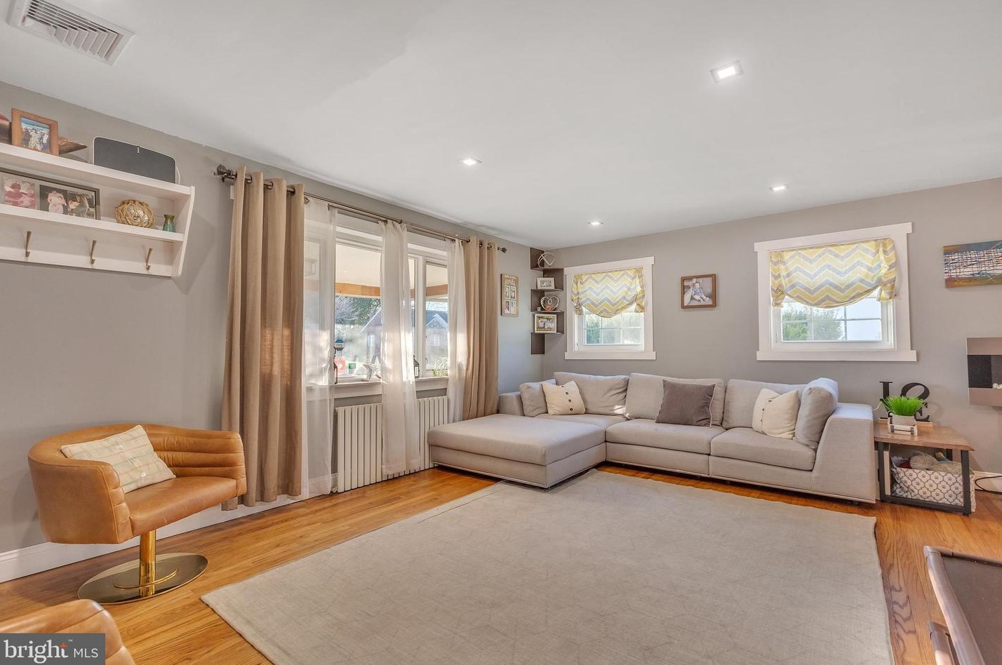 837 Benson St, Philadelphia PA 19111-1933 exterior