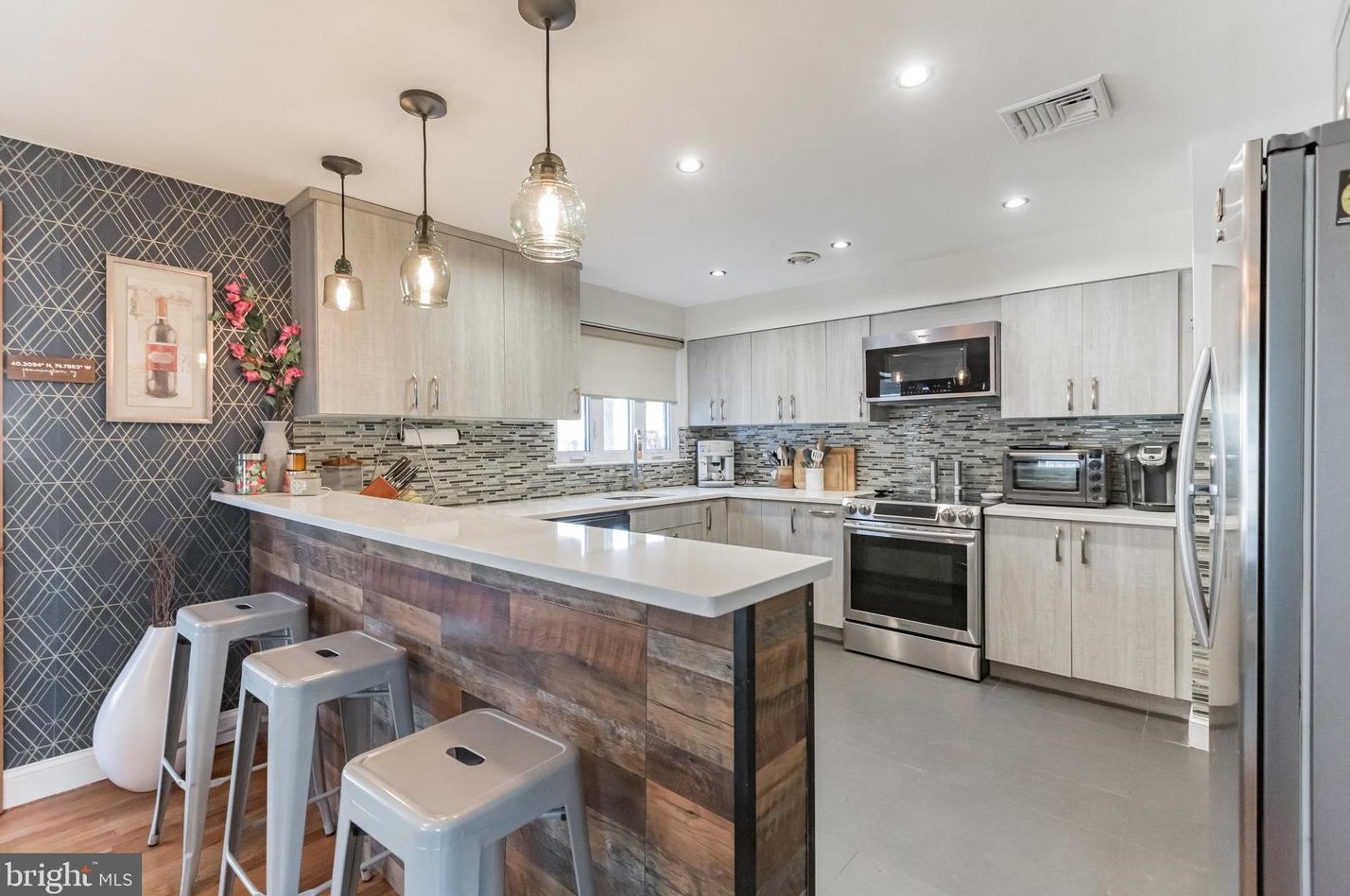 837 Benson St, Philadelphia PA 19111-1933 exterior