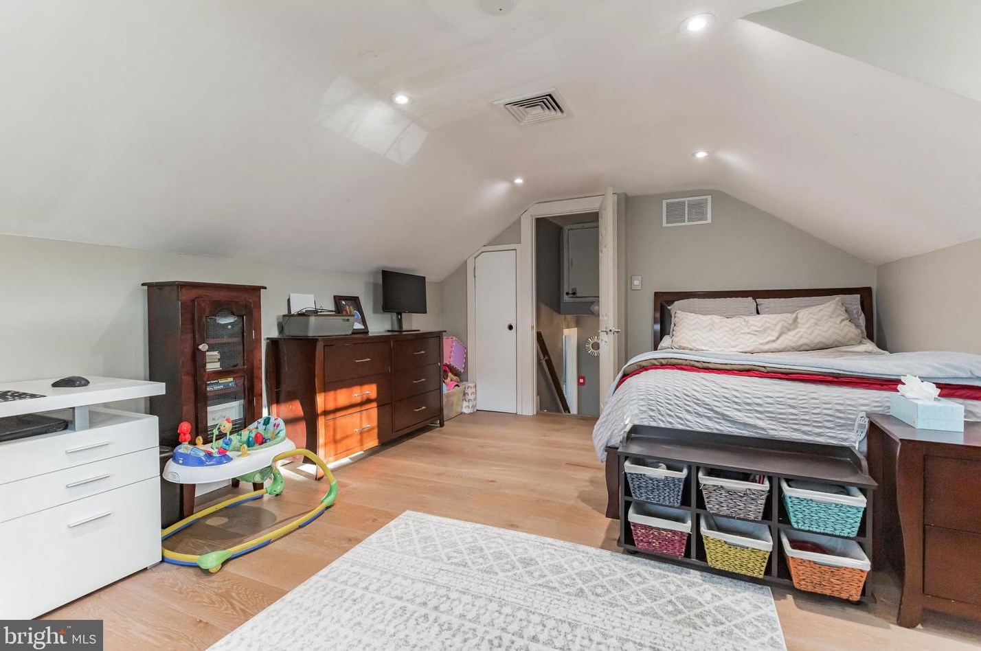 837 Benson St, Philadelphia PA 19111-1933 exterior