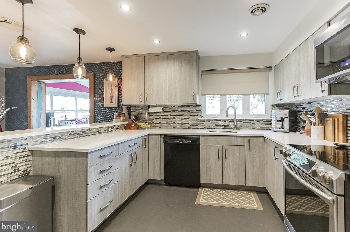 837 Benson St, Philadelphia PA 19111-1933 exterior