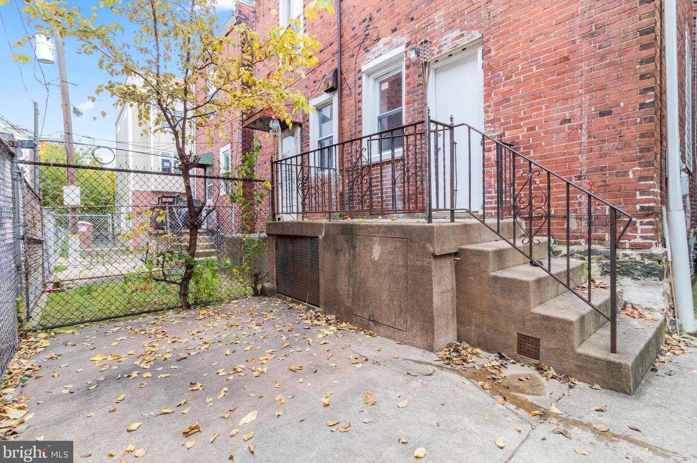 5635 Kingsessing Ave, Philadelphia PA  19143-5337 exterior