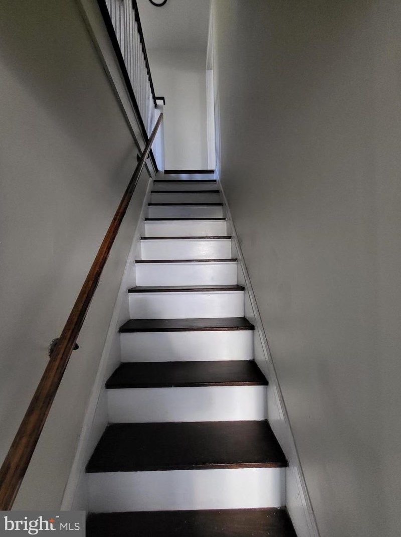 913 Wynnewood Rd, Philadelphia PA 19151-4502 exterior