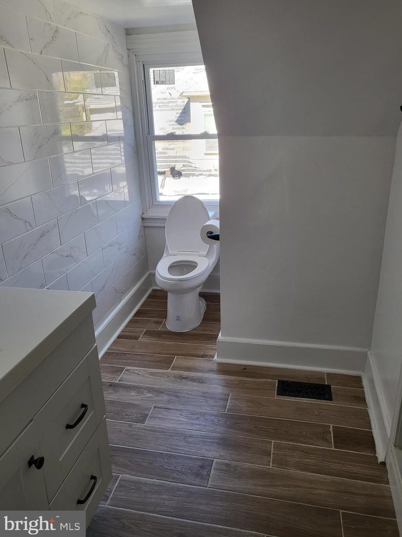 913 Wynnewood Rd, Philadelphia PA 19151-4502 exterior