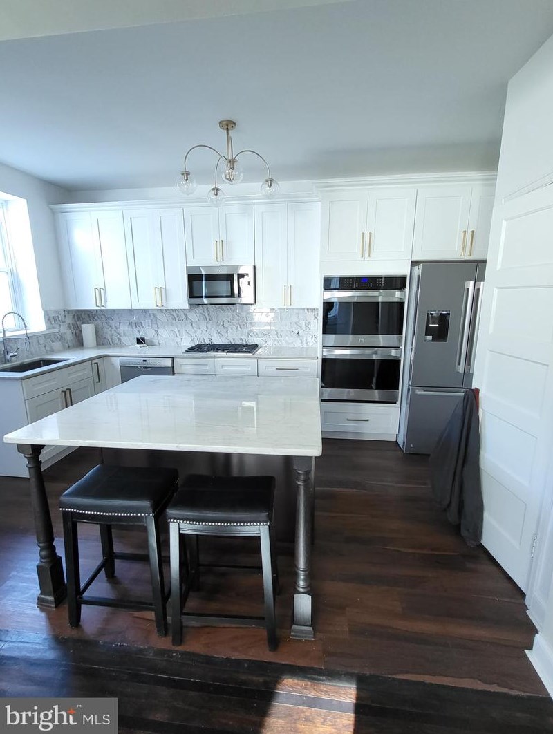 913 Wynnewood Rd, Philadelphia PA 19151-4502 exterior