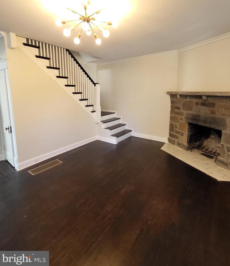 913 Wynnewood Rd, Philadelphia PA 19151-4502 exterior