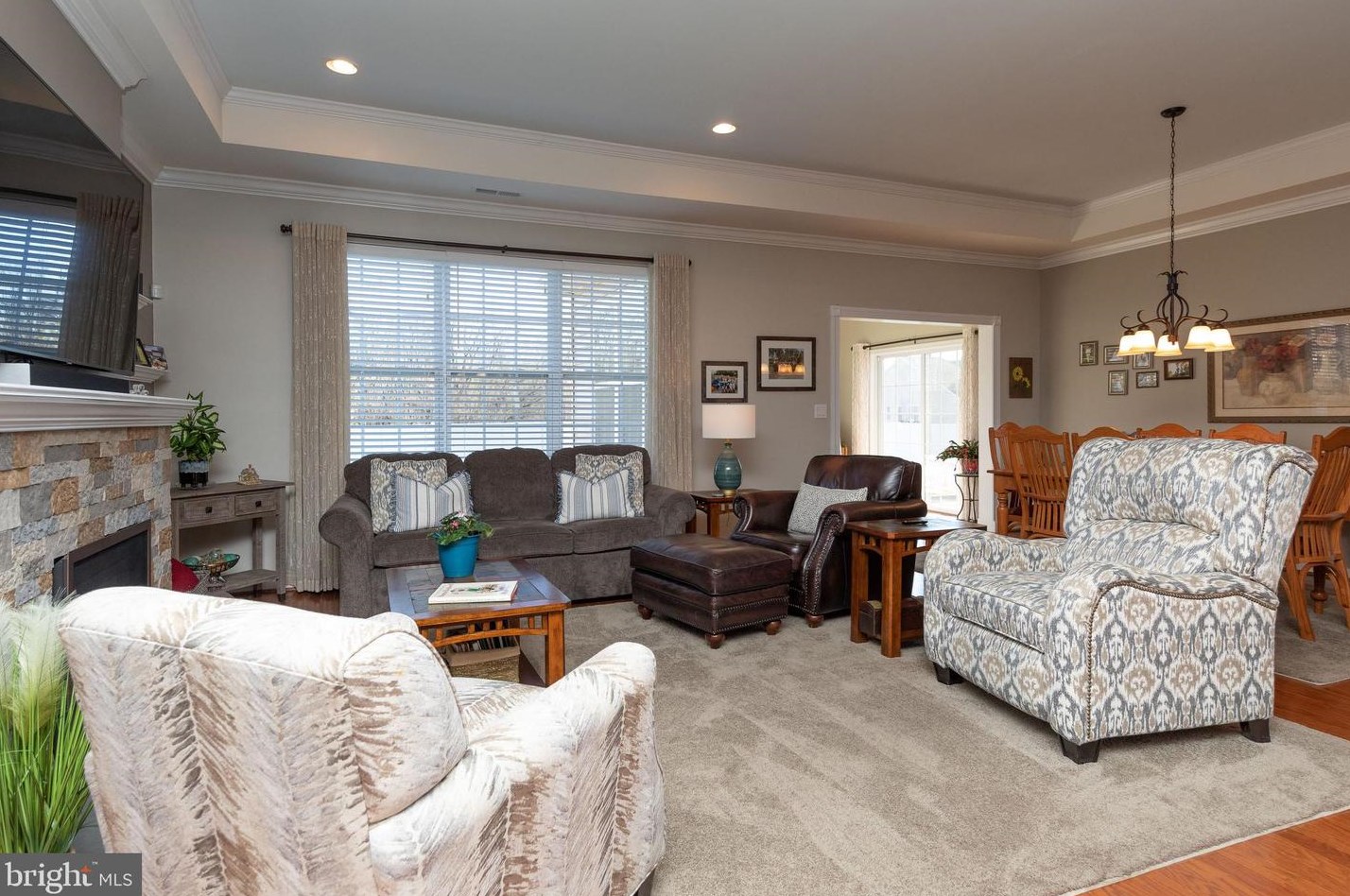 15159 Sunflower Dr, Philadelphia PA 19116-1310 exterior