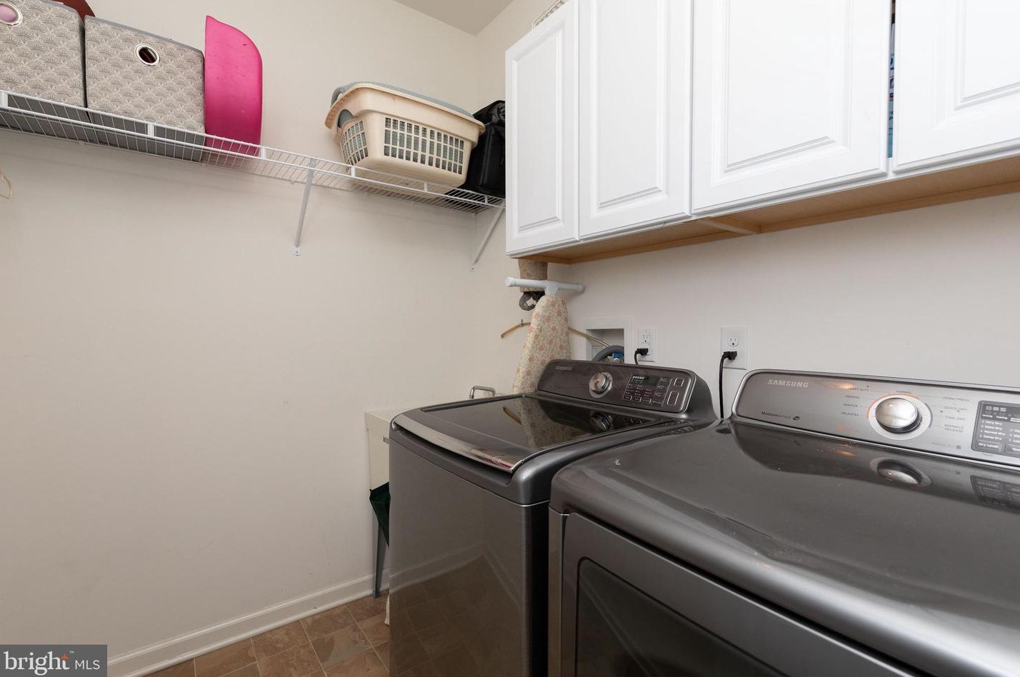 15159 Sunflower Dr, Philadelphia PA 19116-1310 exterior