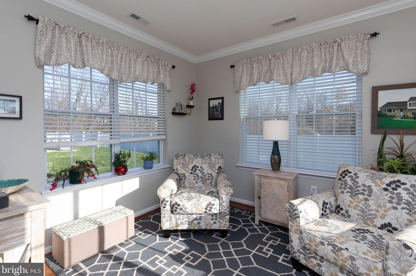 15159 Sunflower Dr, Philadelphia PA 19116-1310 exterior