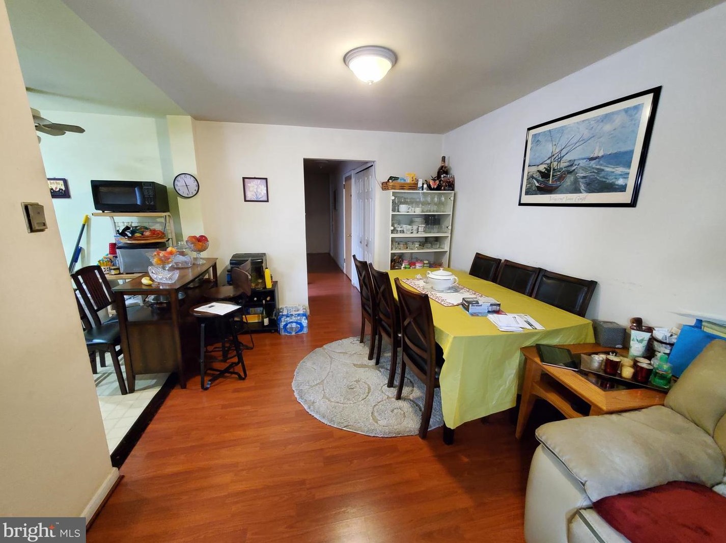 2325 Hoffnagle St, Philadelphia PA 19152-2513 exterior