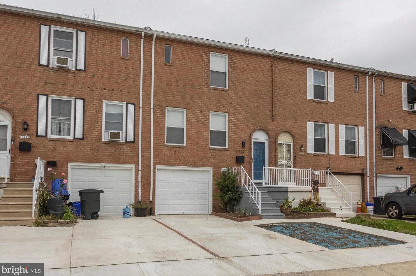 7709 Delphi Pl, Philadelphia PA  19153-1737 exterior