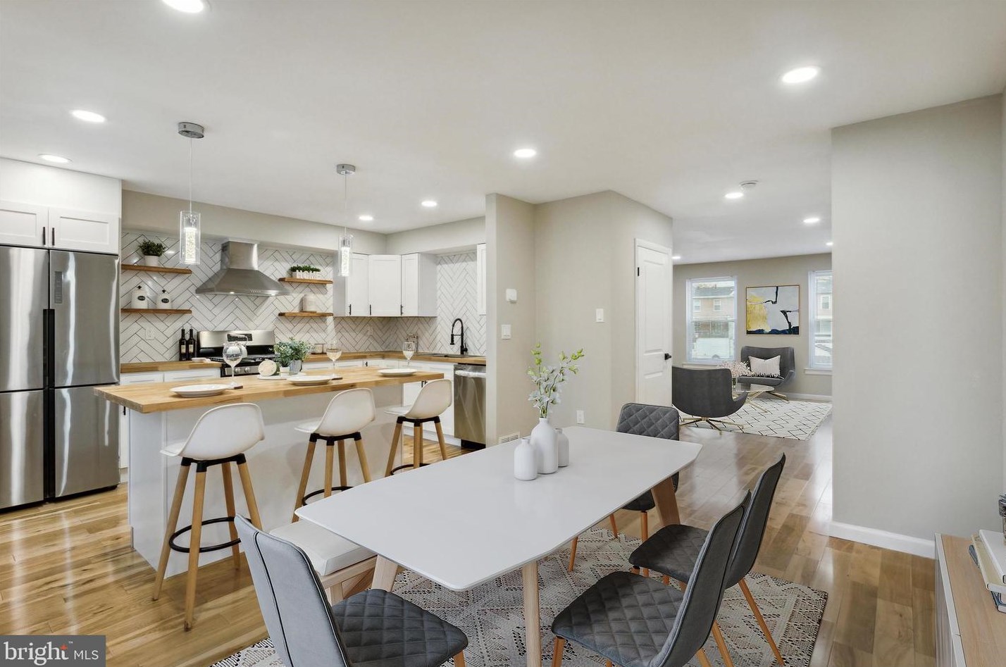 7709 Delphi Pl, Philadelphia PA  19153-1737 exterior