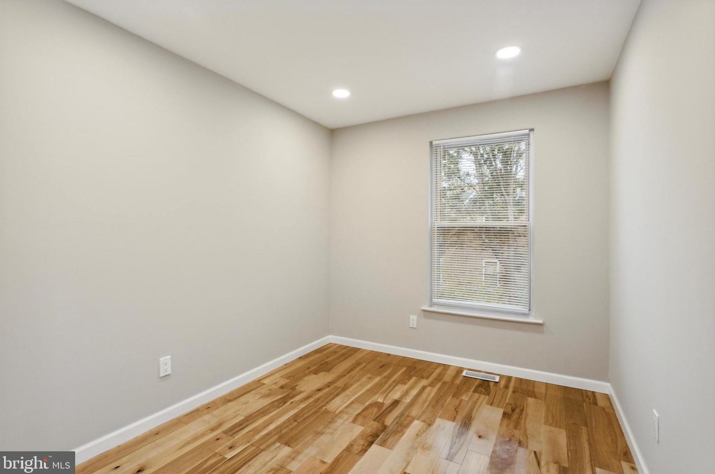 7709 Delphi Pl, Philadelphia PA  19153-1737 exterior