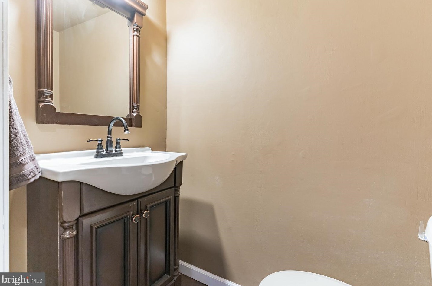 541 Wigard Ave, Philadelphia PA 19128-0041 exterior