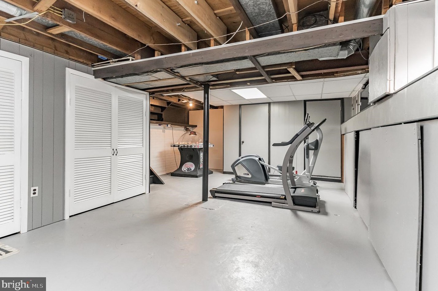 541 Wigard Ave, Philadelphia PA 19128-0041 exterior