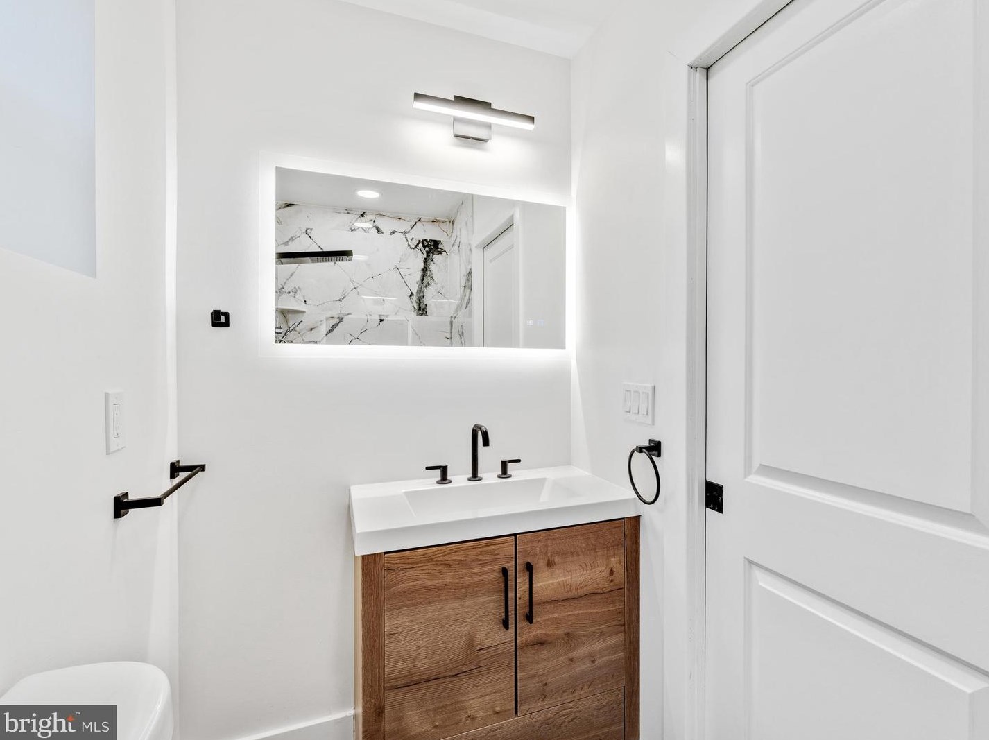 211 Mifflin St, Philadelphia PA  19148-1920 exterior