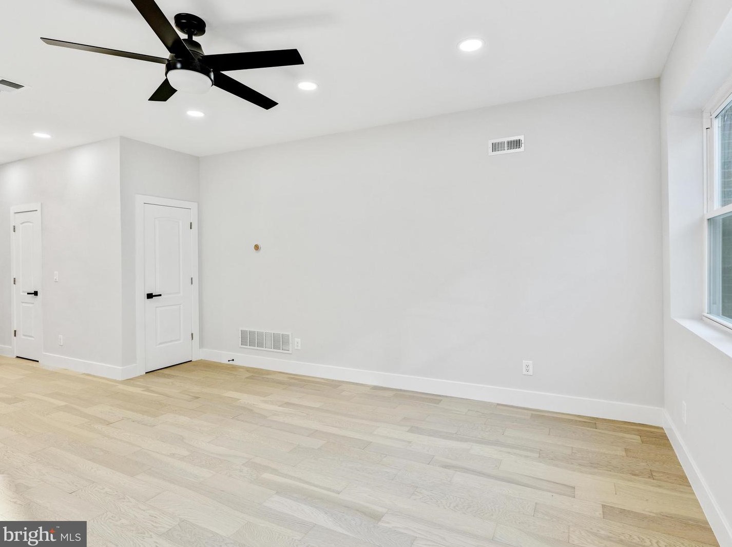 211 Mifflin St, Philadelphia PA  19148-1920 exterior