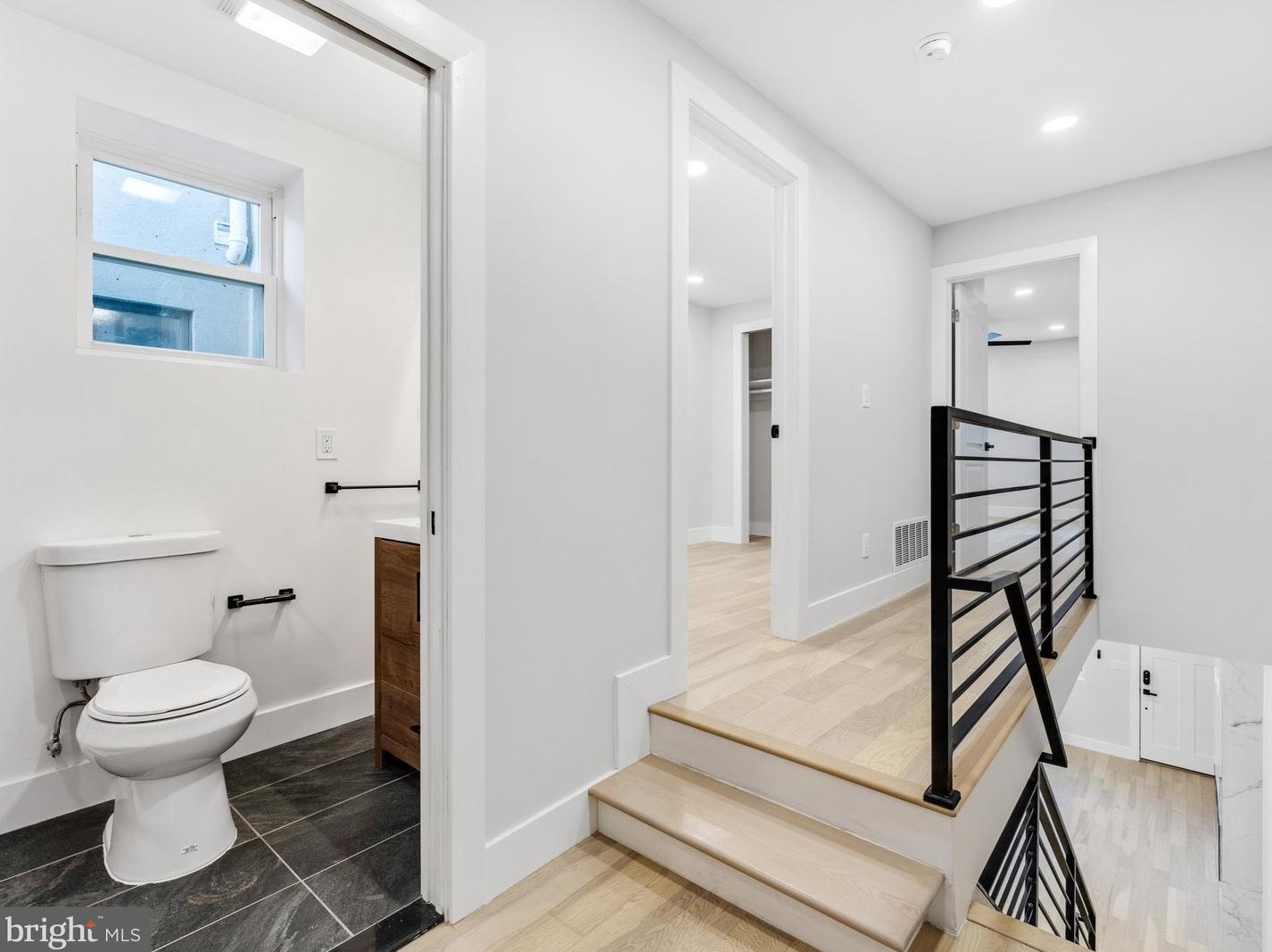 211 Mifflin St, Philadelphia PA  19148-1920 exterior