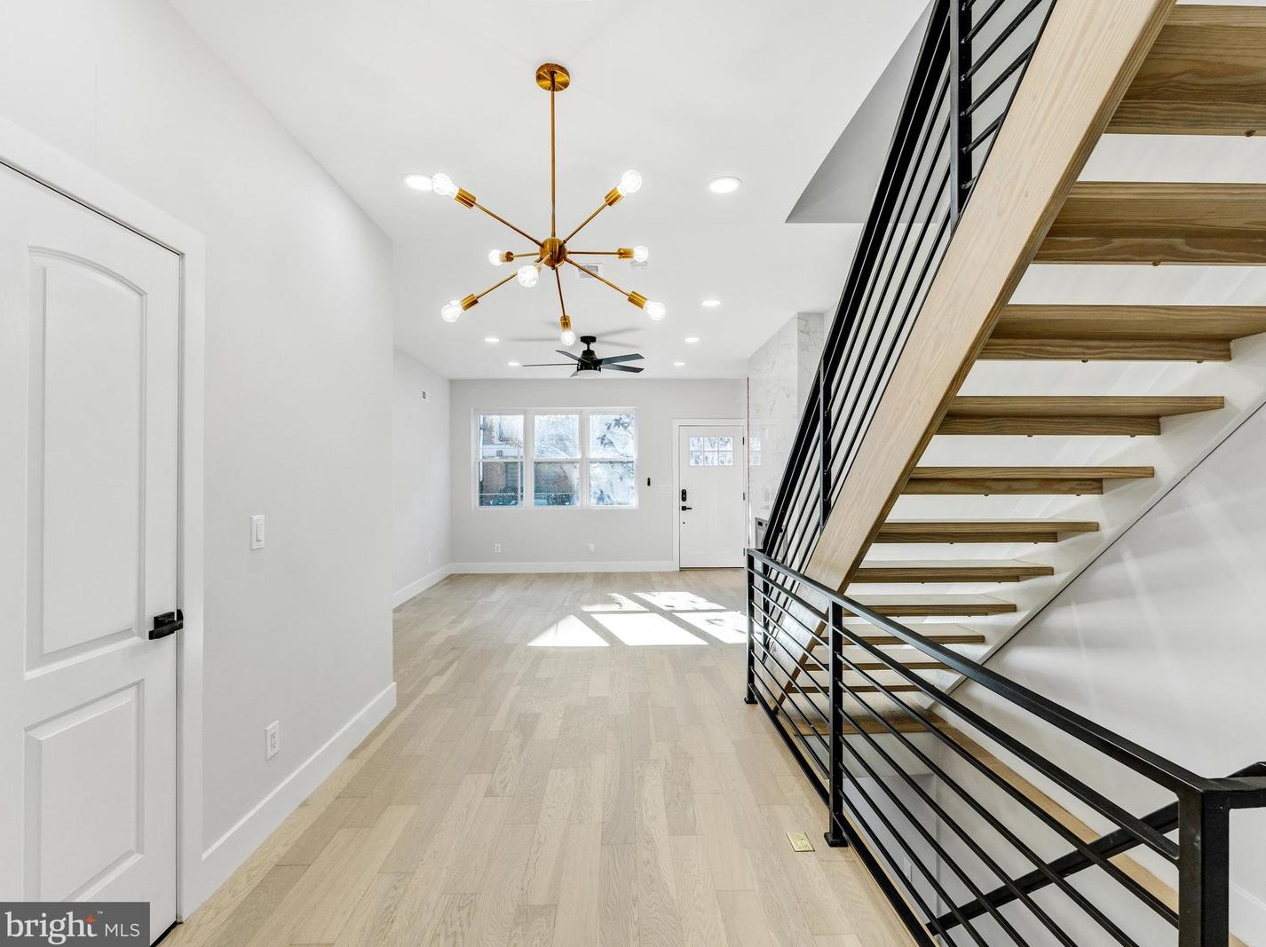 211 Mifflin St, Philadelphia PA  19148-1920 exterior