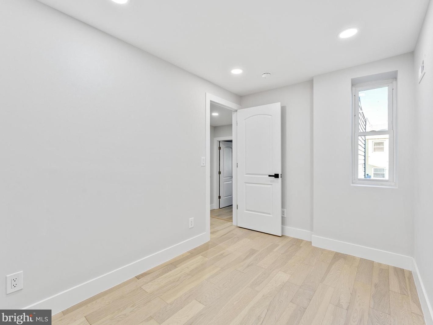 211 Mifflin St, Philadelphia PA  19148-1920 exterior