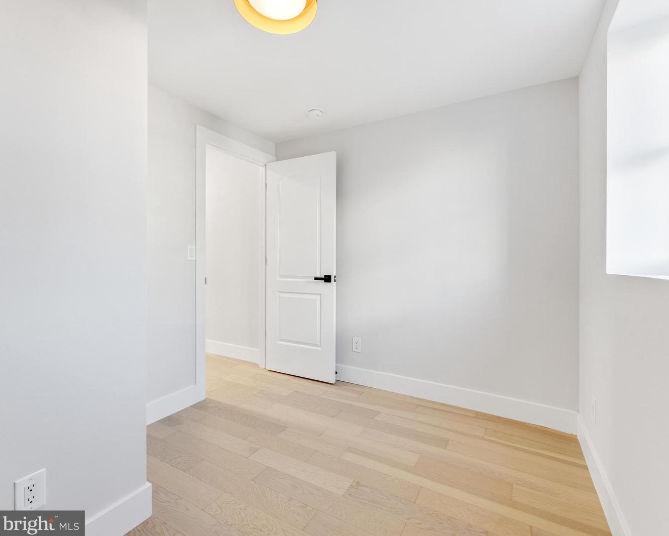 211 Mifflin St, Philadelphia PA  19148-1920 exterior