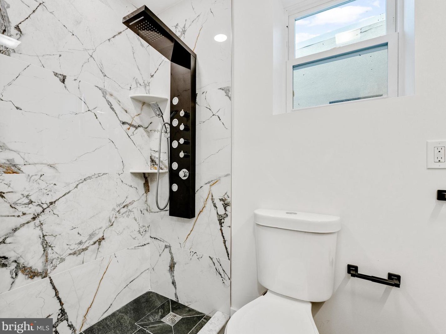 211 Mifflin St, Philadelphia PA  19148-1920 exterior