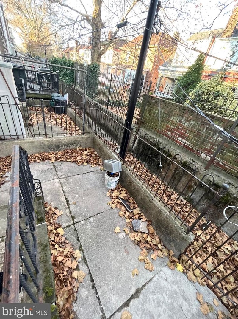 2404 Lambert St, Philadelphia PA  19145-4212 exterior