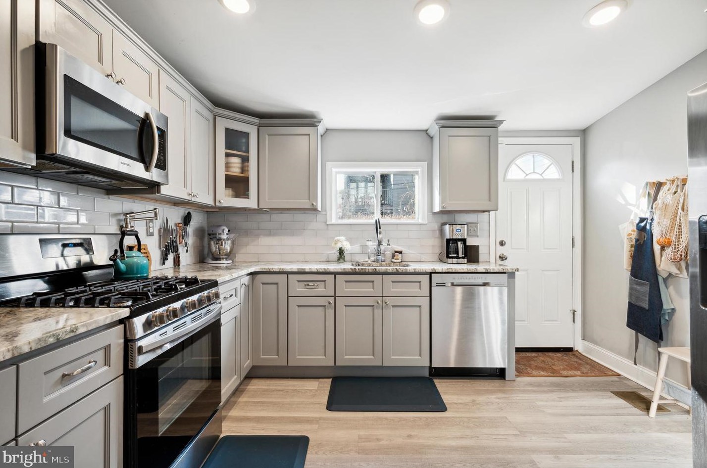 2052 Arizona St, Philadelphia PA  19125-1530 exterior