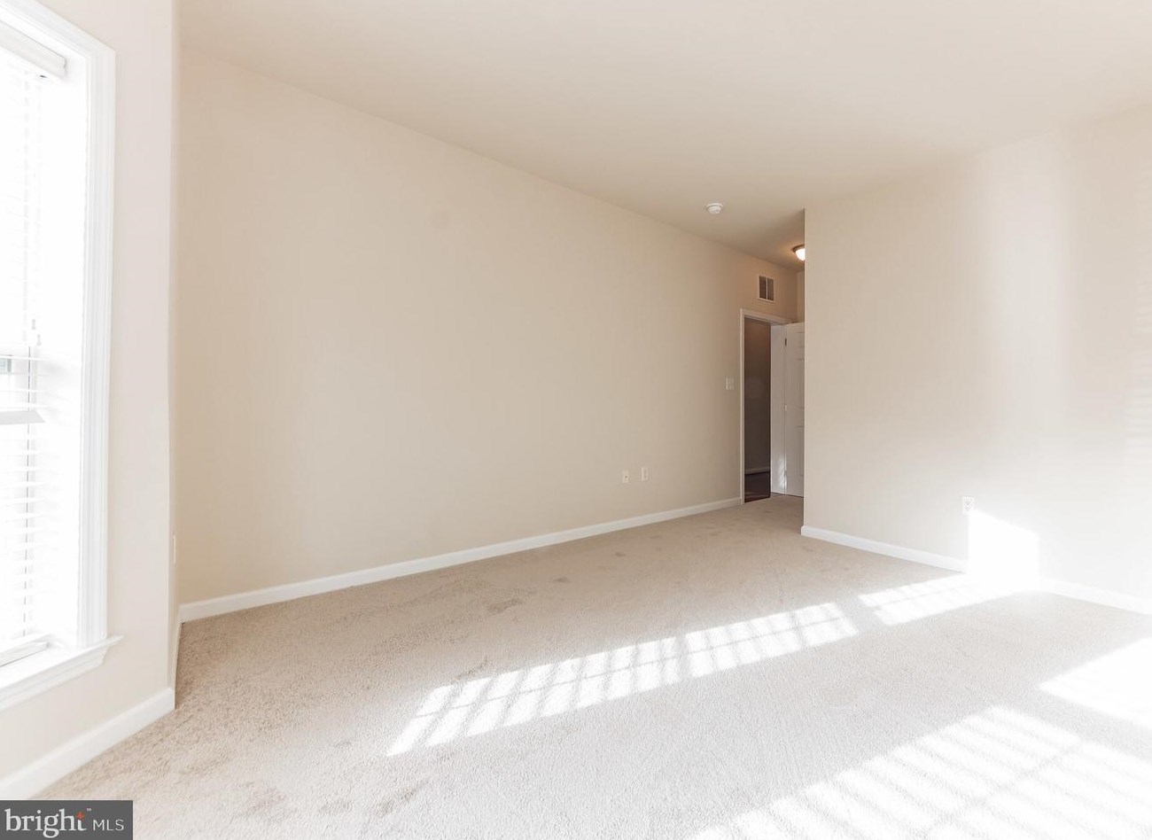 15046 Sunflower Dr, Philadelphia PA 19116-1310 exterior