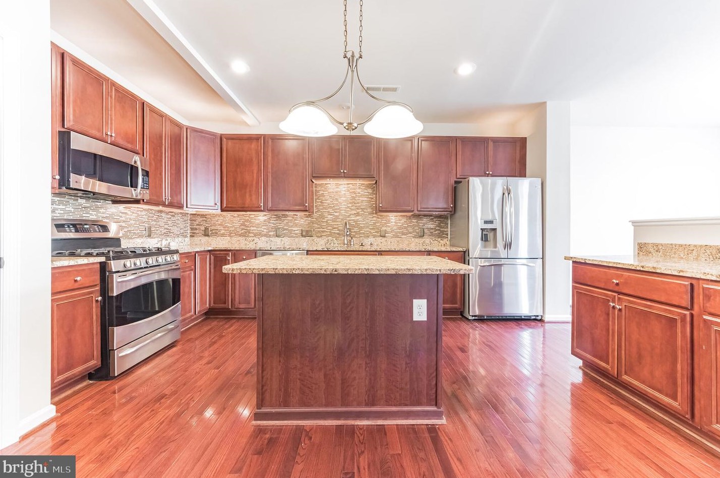 15046 Sunflower Dr, Philadelphia PA 19116-1310 exterior