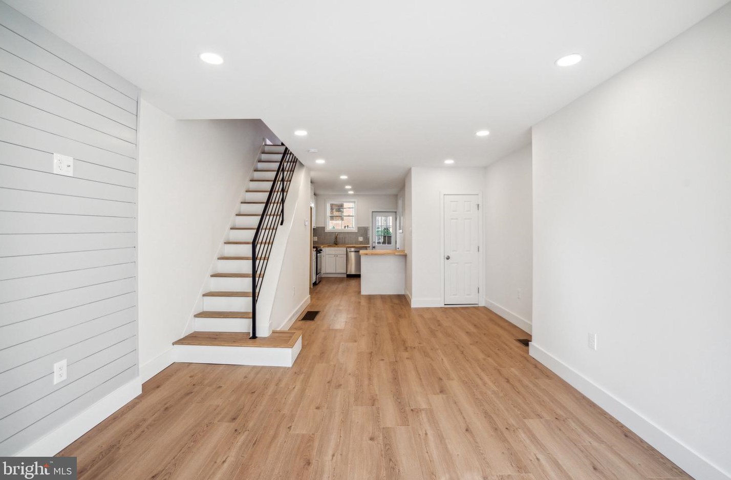 2144 Opal St, Philadelphia PA  19145-3606 exterior