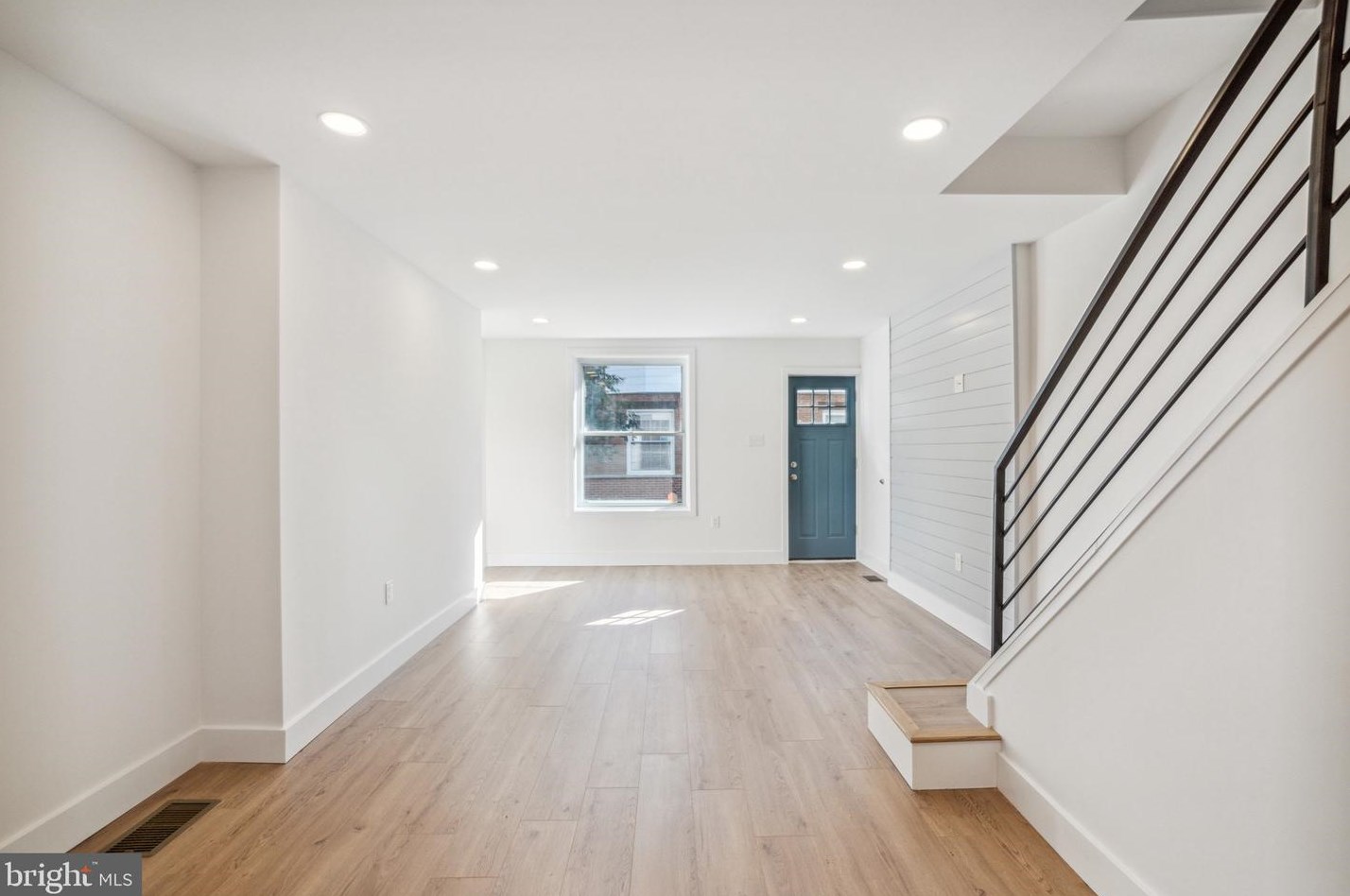 2144 Opal St, Philadelphia PA  19145-3606 exterior
