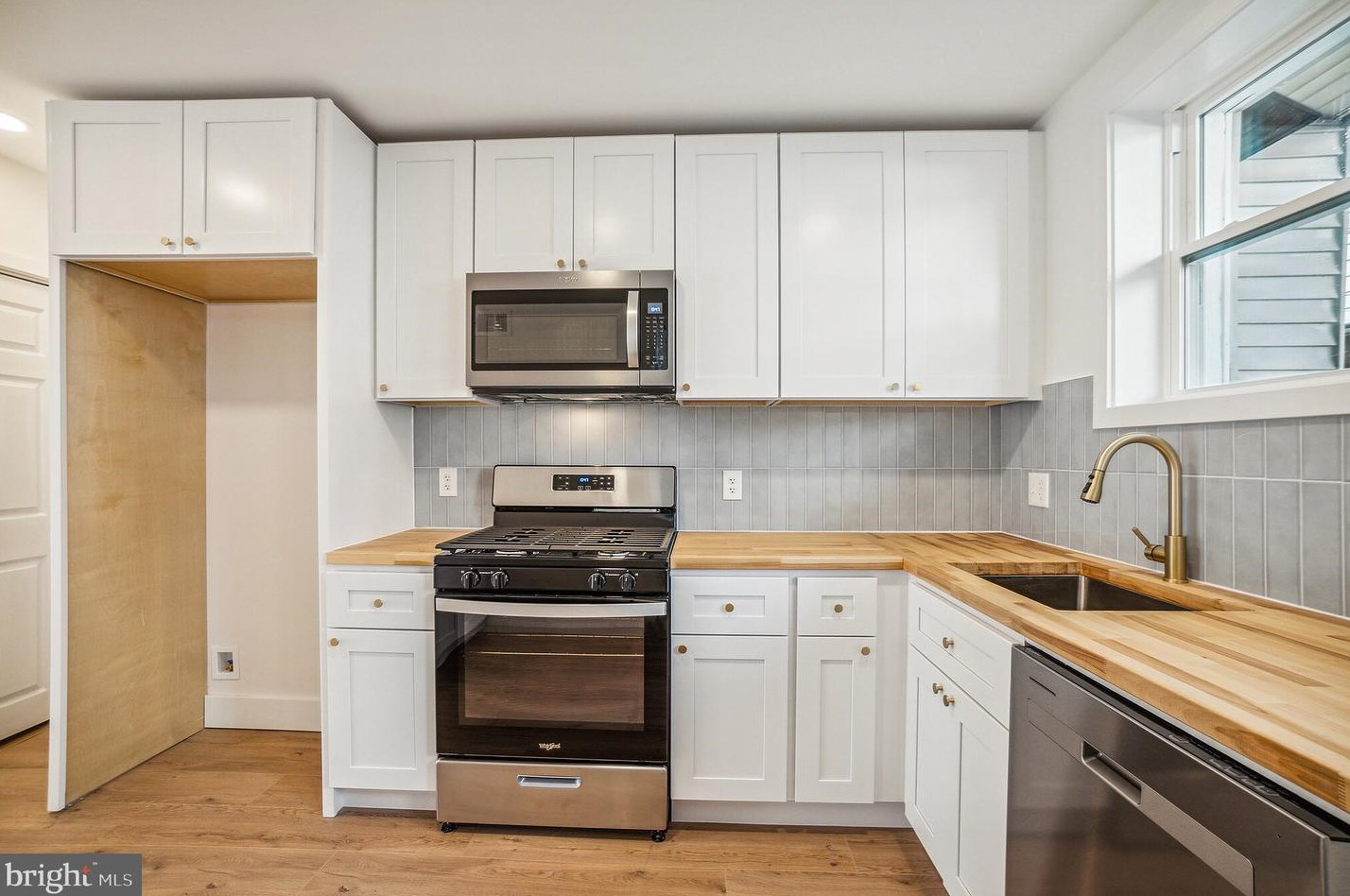 2144 Opal St, Philadelphia PA  19145-3606 exterior