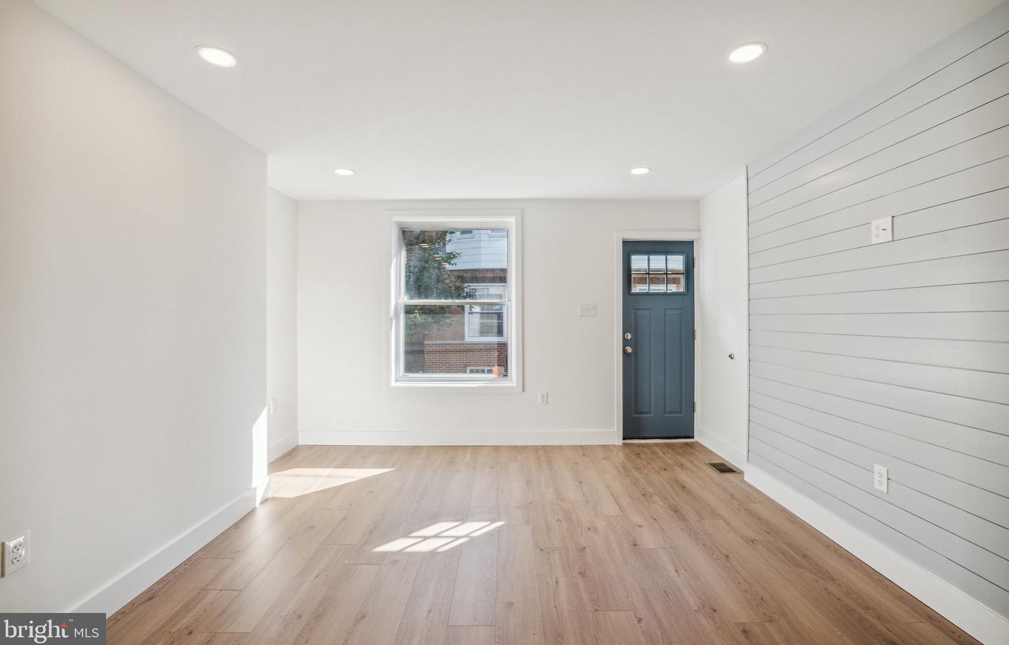 2144 Opal St, Philadelphia PA  19145-3606 exterior